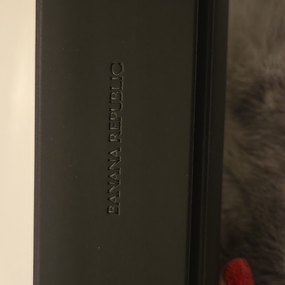 Banana Republic Silver Aviator Sunglasses Brand New In Case - Picture 11 of 15